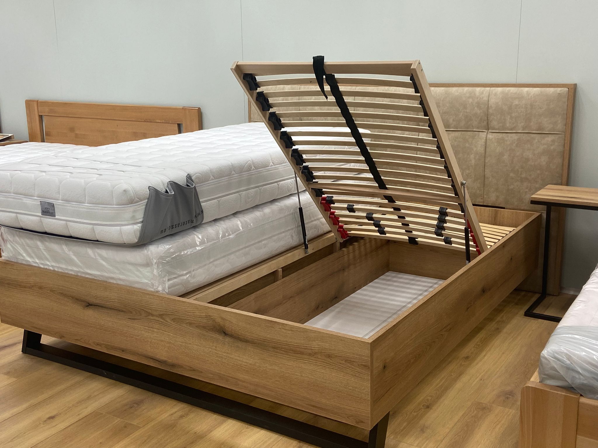 Luxusní manželská postel GARONA LUX 180x200 RG 01 - 2